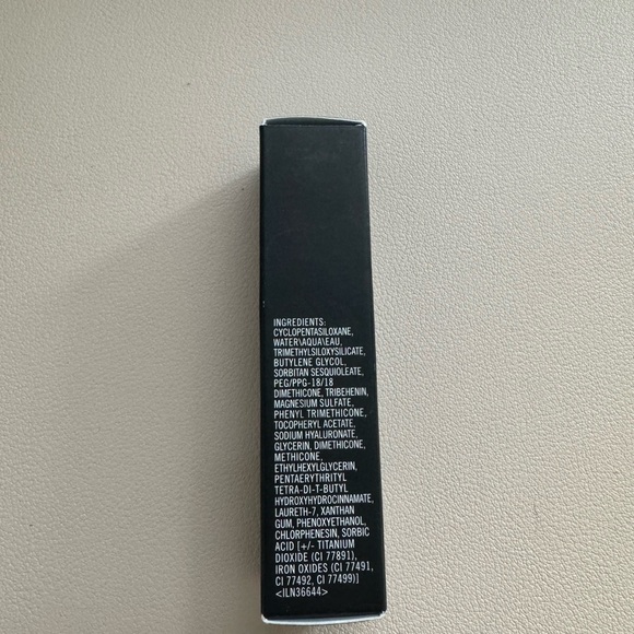 Mac Pro Longwear Concealer- NC42 - Picture 5 of 5